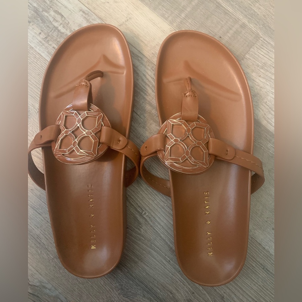 Kellie and Katie Thong Style Sandals, size 7.5M, Neutral Color